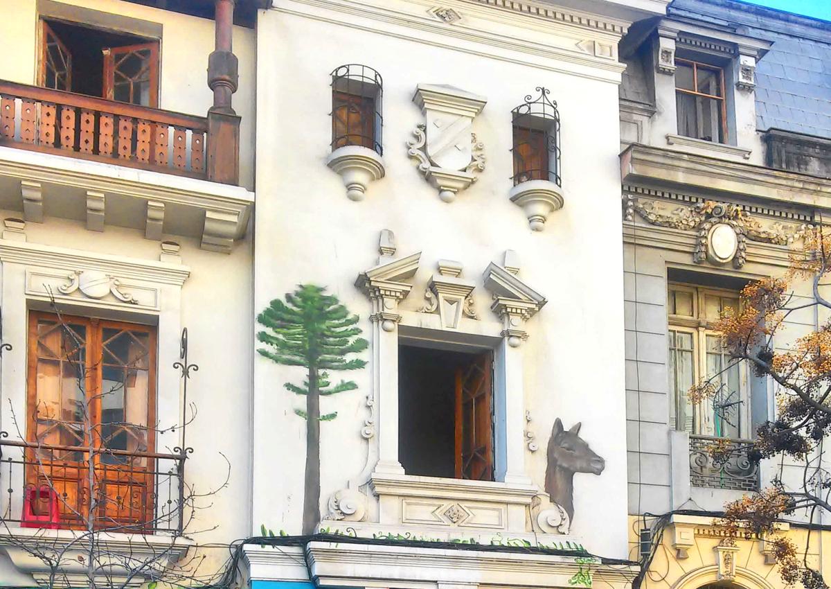 Hostal Irreal photo 2