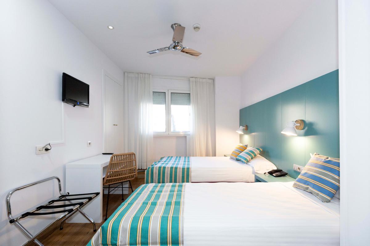 Hostal BCN Port photo 4