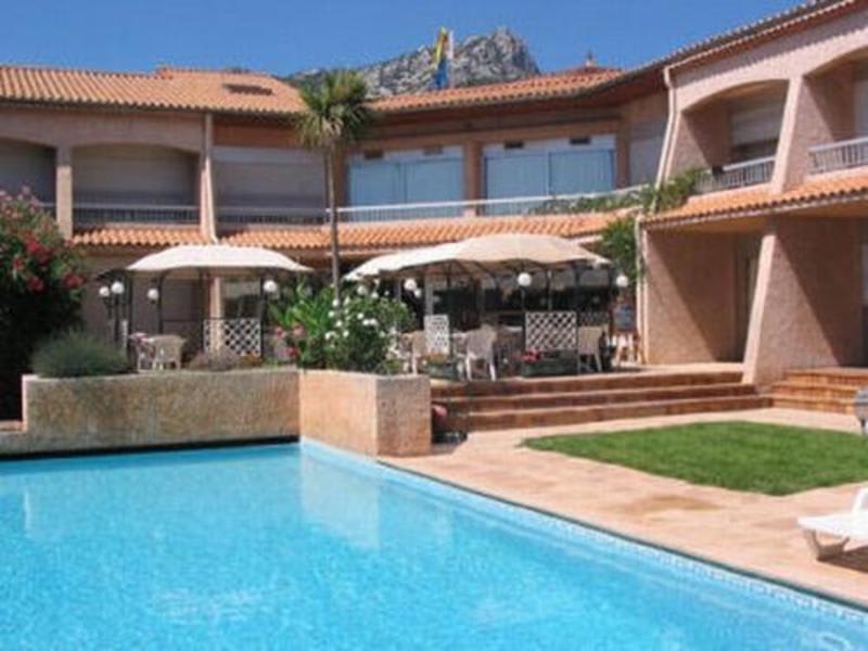 Val'Hotel photo 1