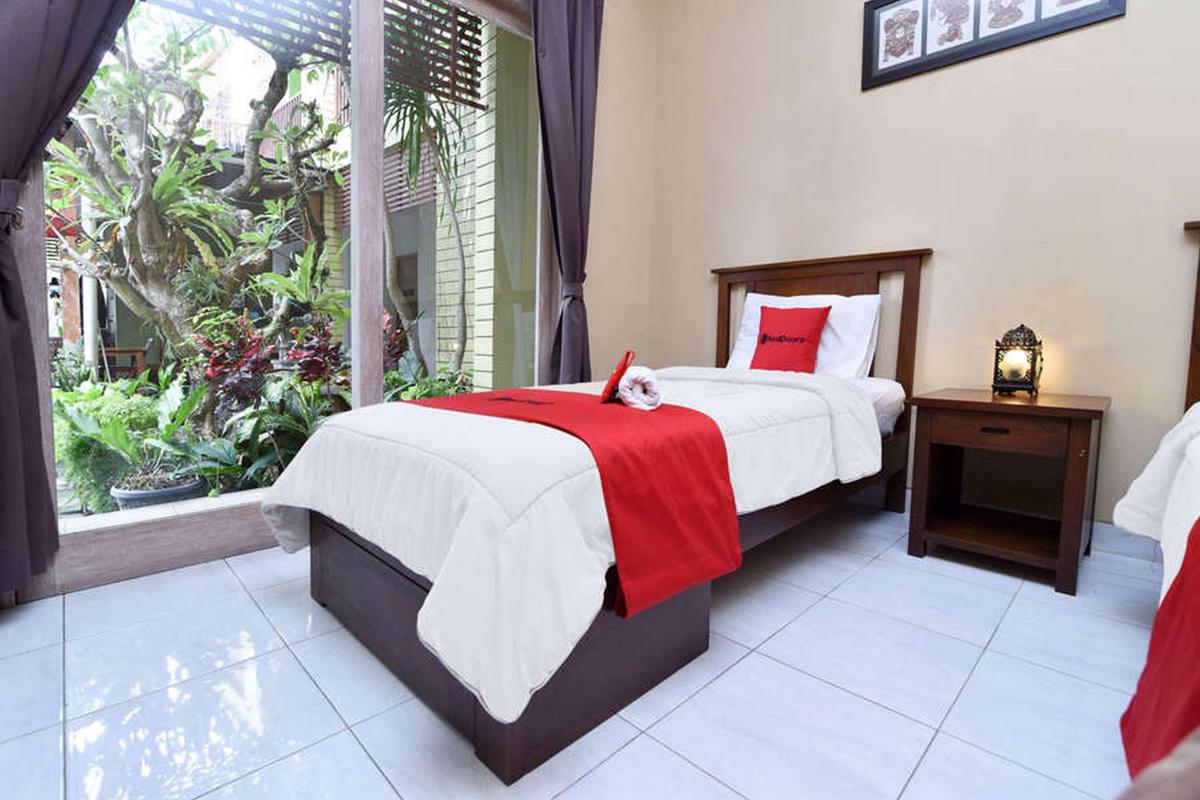 RedDoorz near Pantai Sanur Bali photo 4