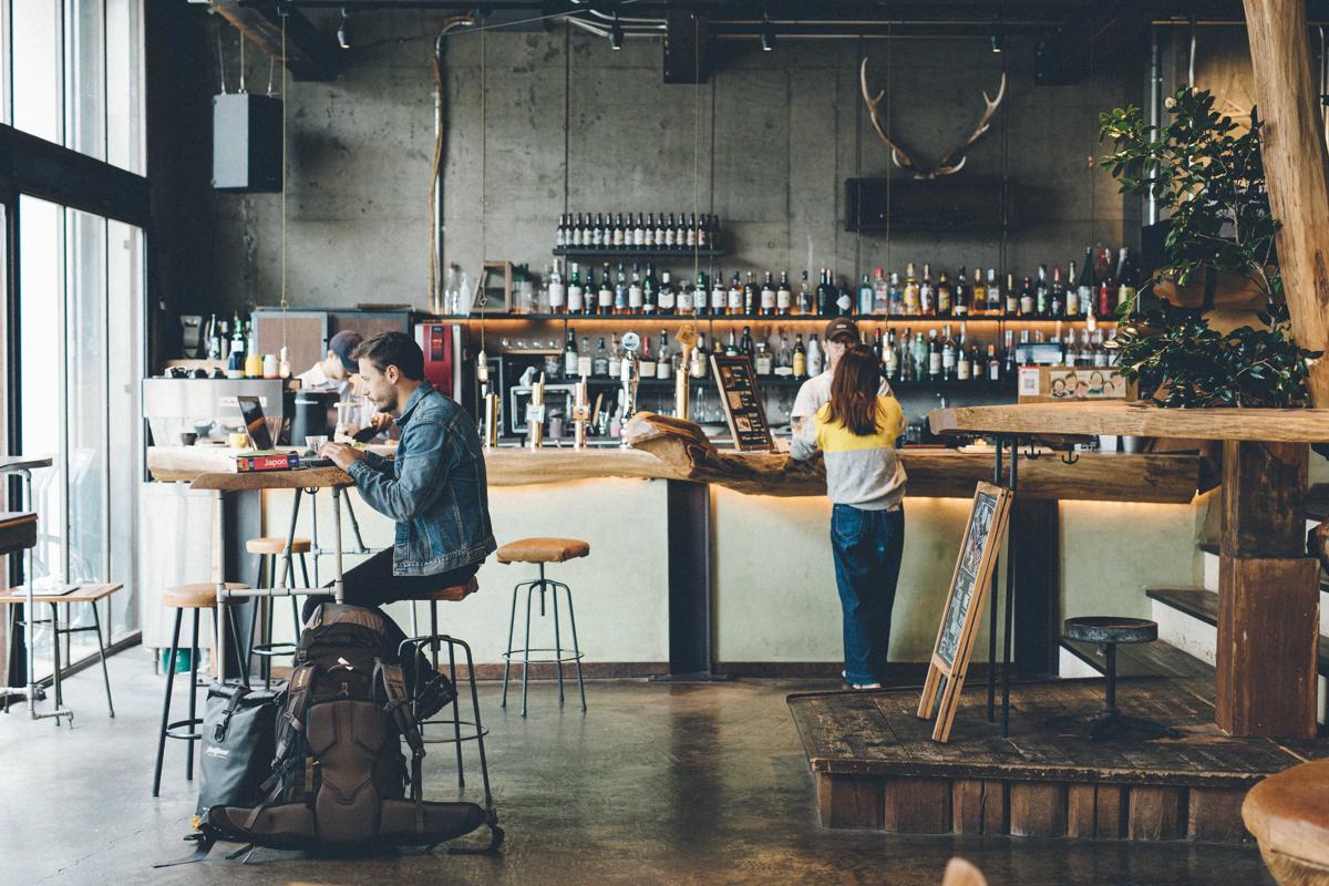 Nui. Hostel & Bar Lounge photo 4