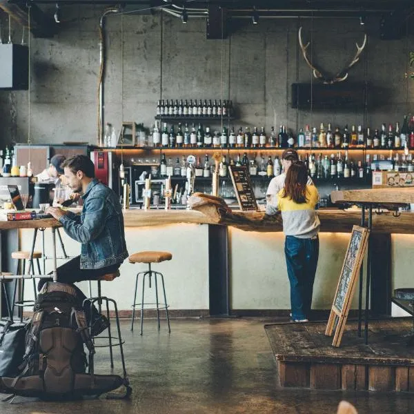 Nui. Hostel & Bar Lounge photo 5