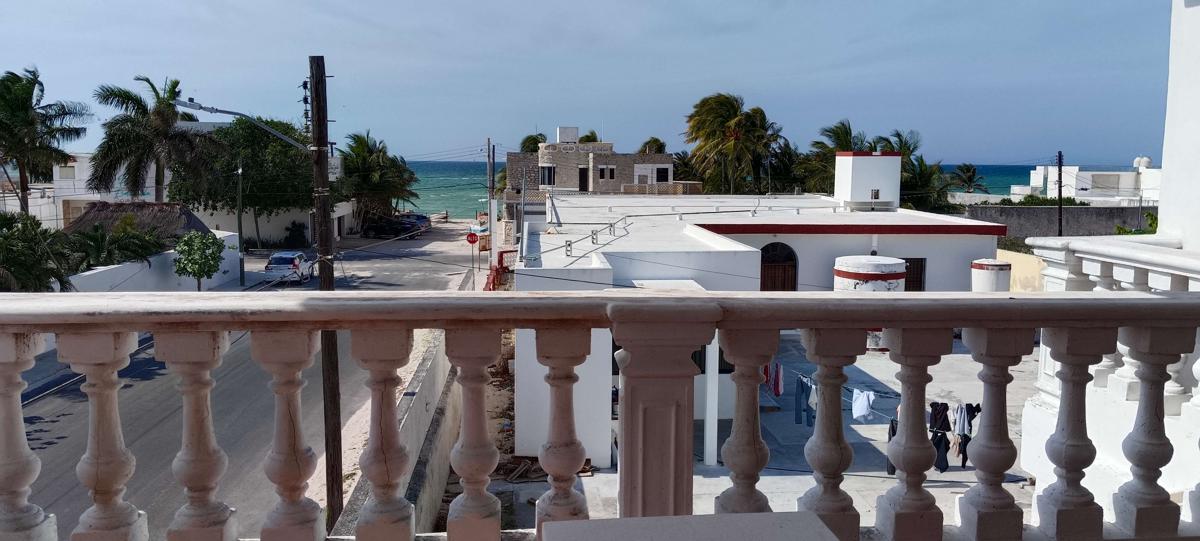 Jacque's Beachside Hostel photo 1