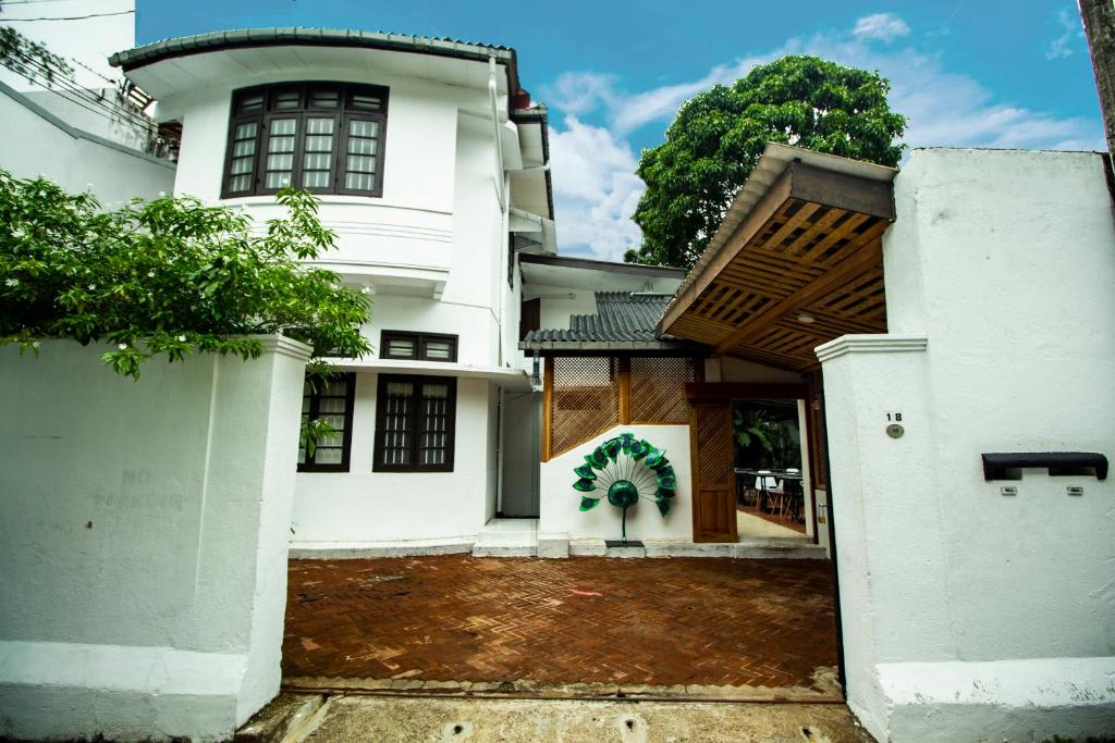 Stay Lost & Found Colombo photo 1