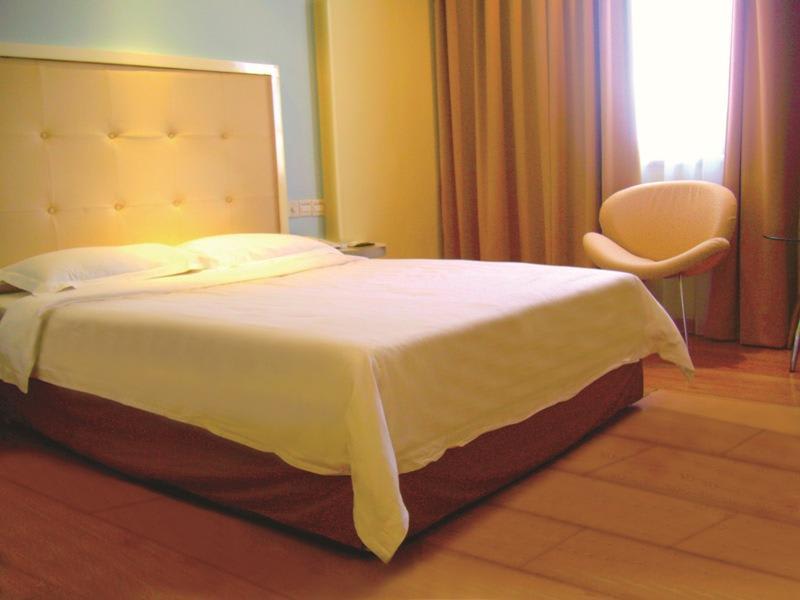 Green Oasis Hotel photo 4