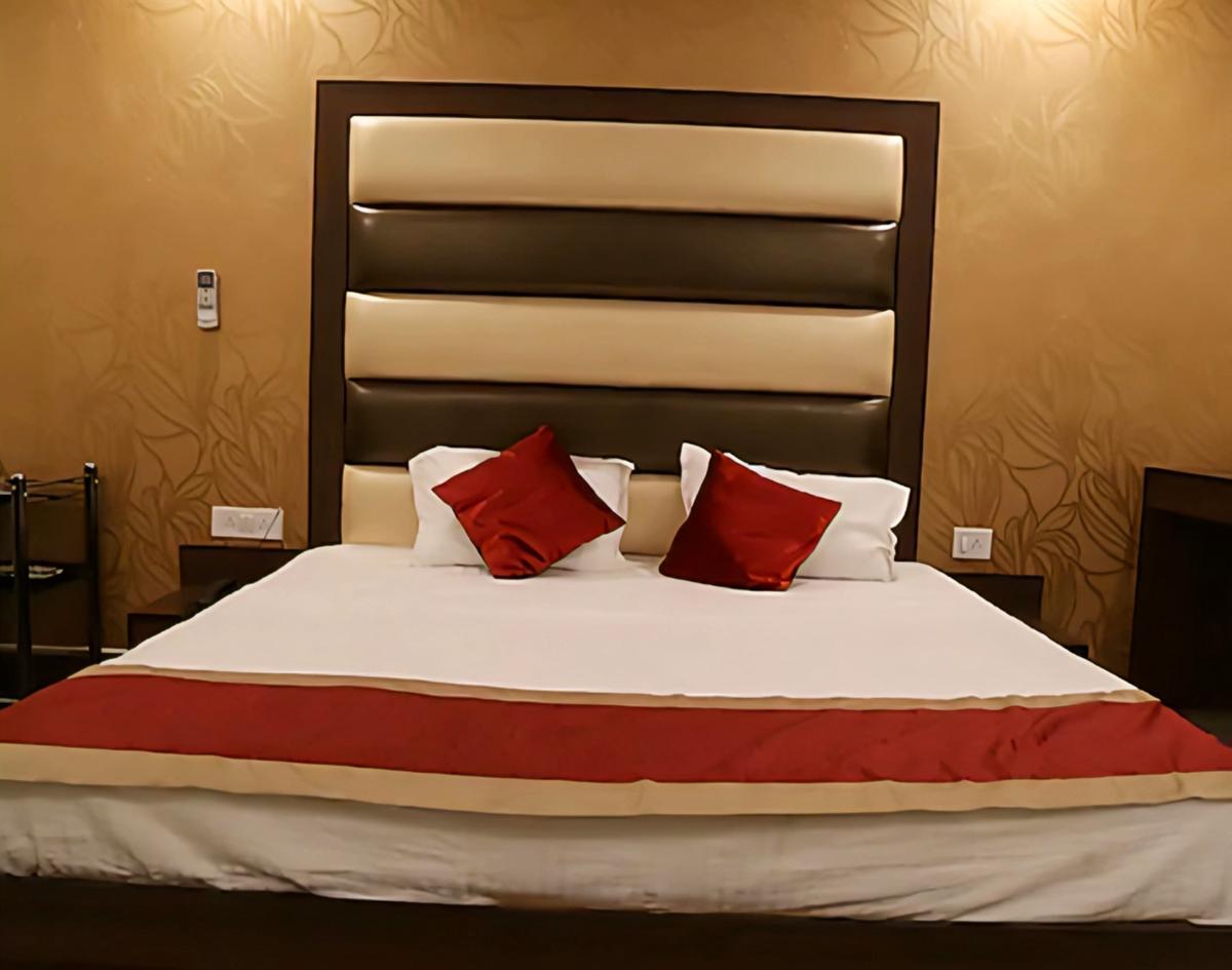 Hotel Mona Regency photo 1