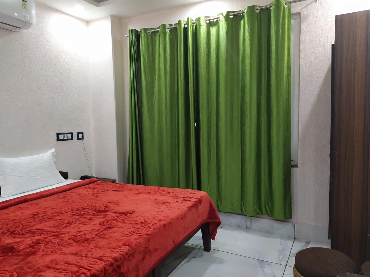 Hotel The Raja Palace photo 2