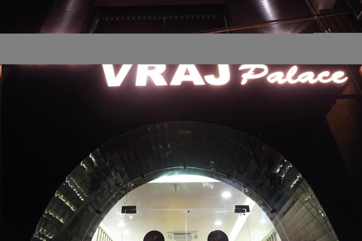 Hotel Vraj Palace photo 1