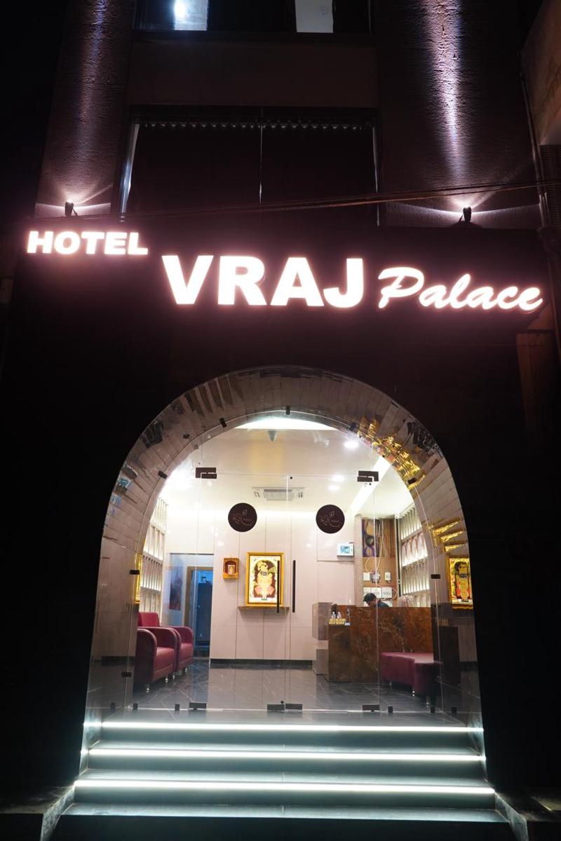 Hotel Vraj Palace photo 2