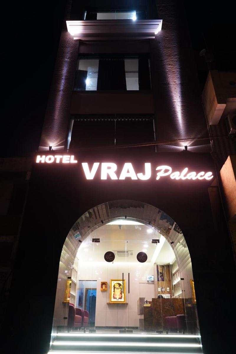 Hotel Vraj Palace photo 3