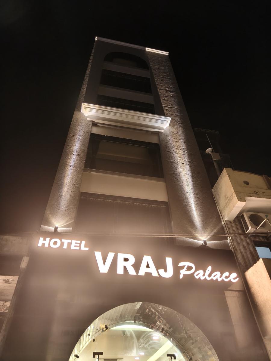 Hotel Vraj Palace photo 4