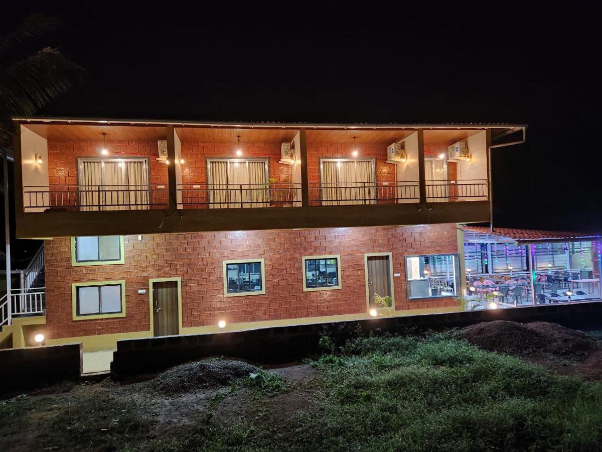 Maitri Beach Resort photo 2