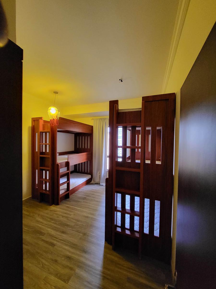 Business Backpackers JBR photo 6