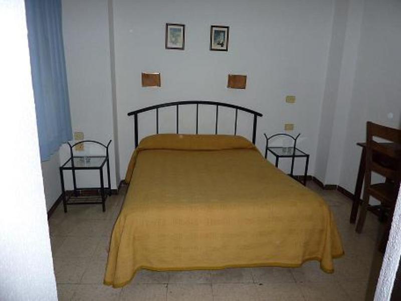 Hostal Versalles photo 2