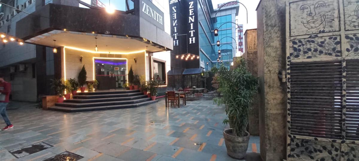 Zenith Hotel photo 2