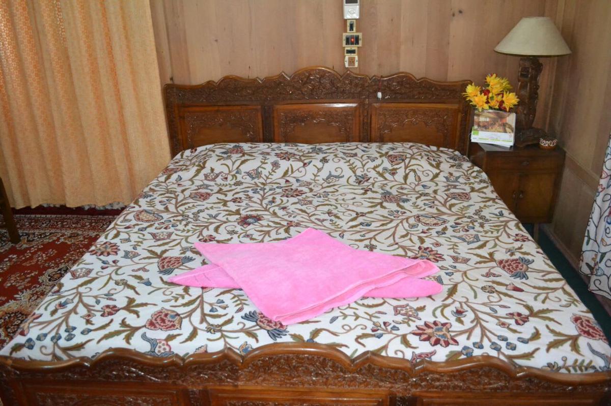Houseboat Sweet Star photo 4