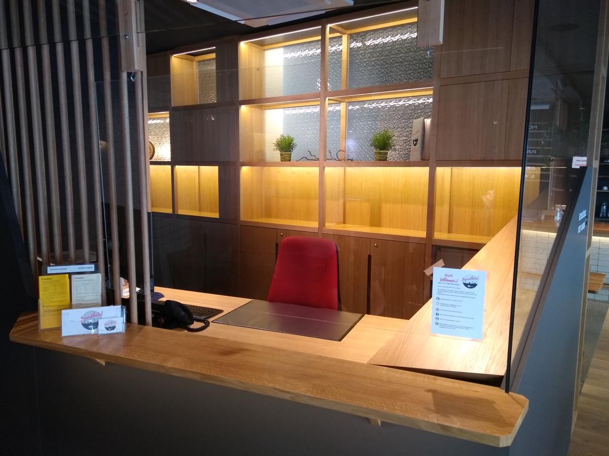 YMCA Youth Hotel photo 2