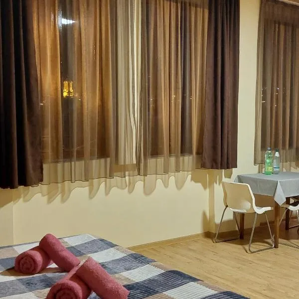 Red Fox Guesthouse photo 5