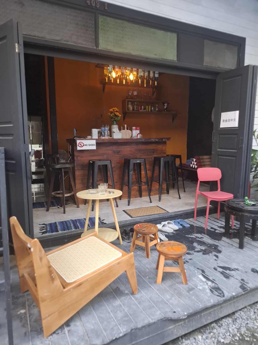 8 Mile Rock Backpacker & Bar photo 1
