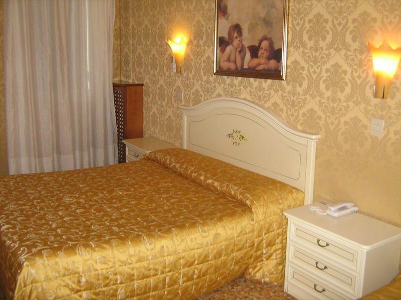 Hotel Airone photo 2