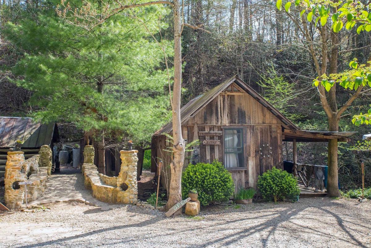 Standing Bear Farm Hostel photo 1