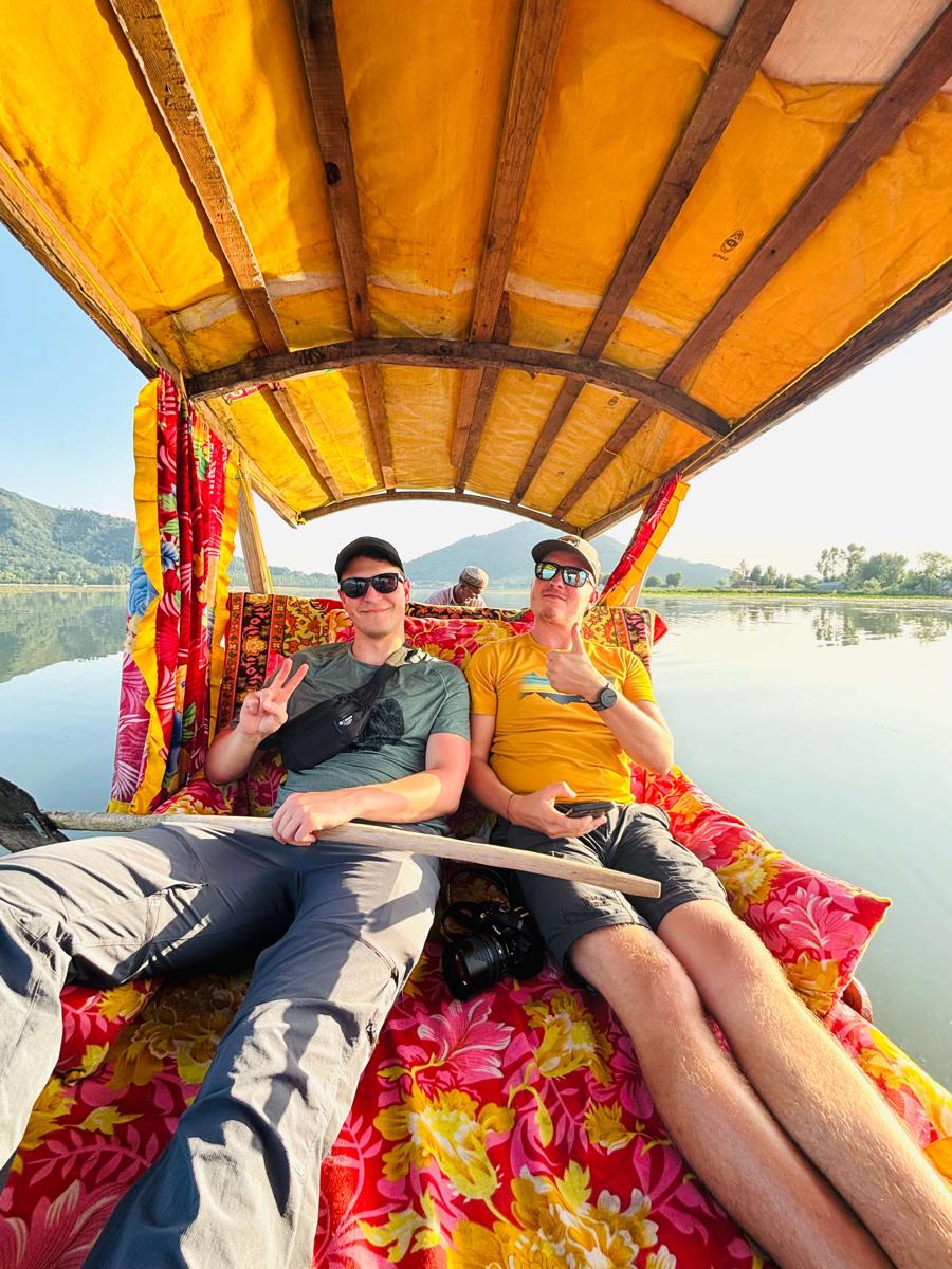 Backpackers Lake View Houseboat photo 1