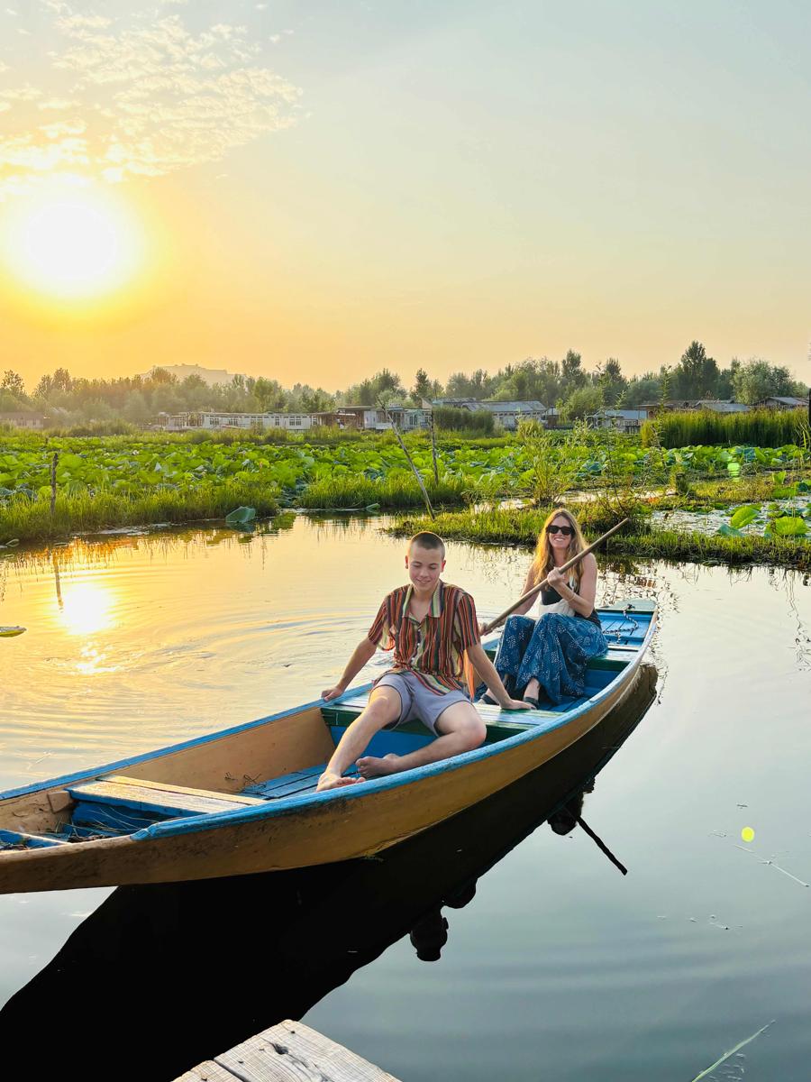 Backpackers Lake View Houseboat photo 3