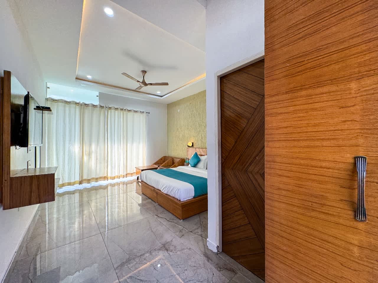 Tree house cottage and resort photo 1