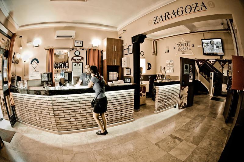 Be Zaragoza Hostel photo 1