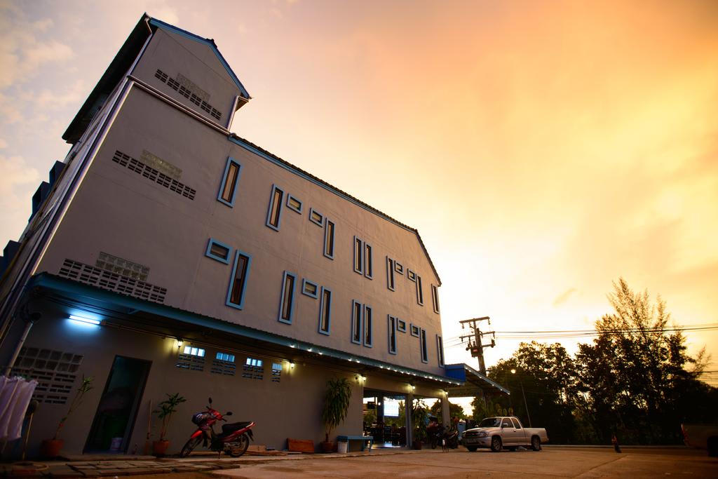Seabox Khaolak Hostel photo 4