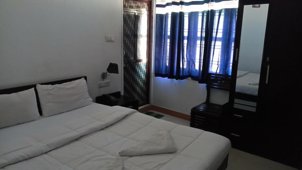 The Royal Lake View Villa photo 3