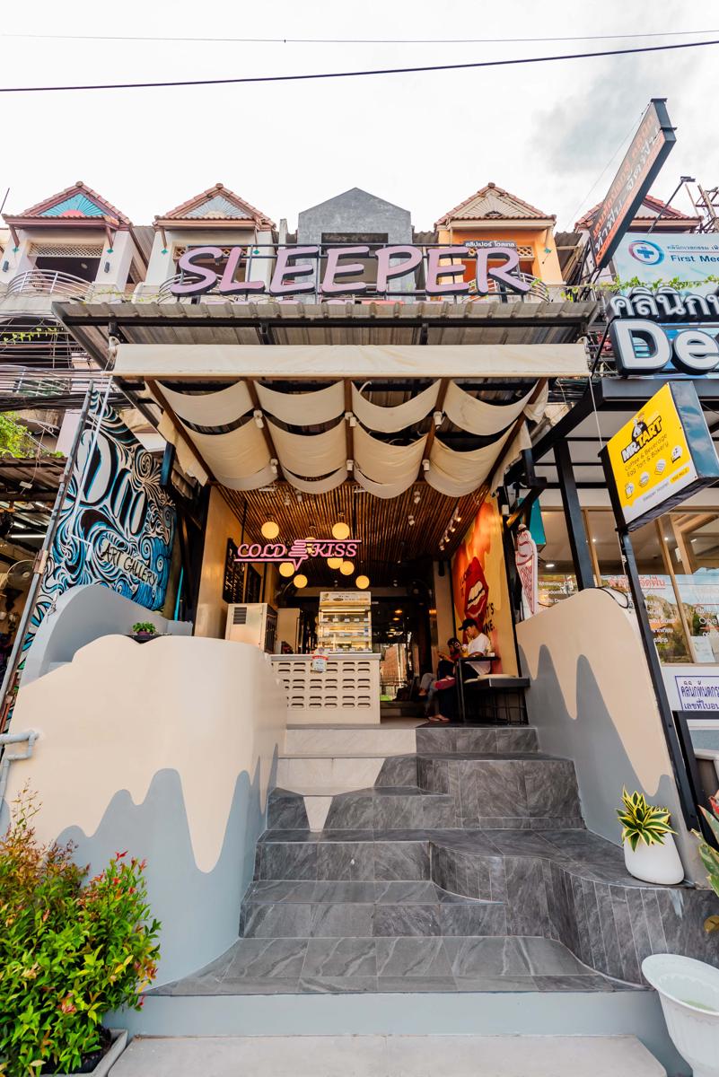 Sleeper Hostel photo 2
