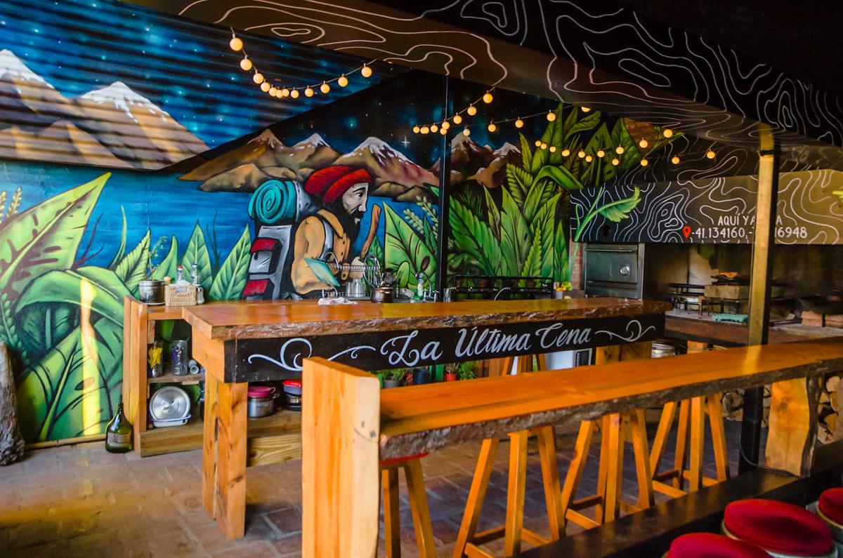 Moving Hostel Travel Bar photo 3