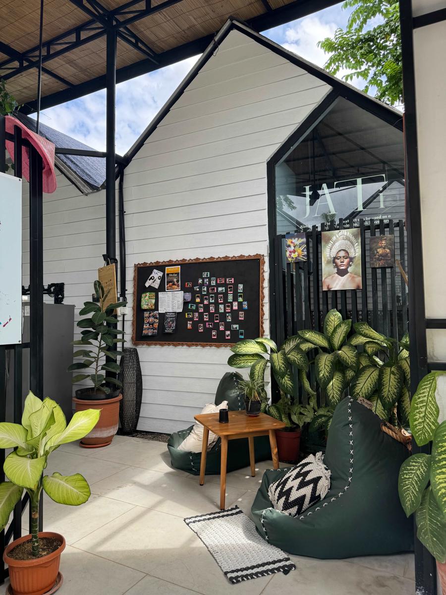 The Jungle Hostel Canggu photo 3