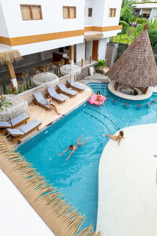 Roomates Beach Hostel Canggu by Ini Vie Hospitality photo 3