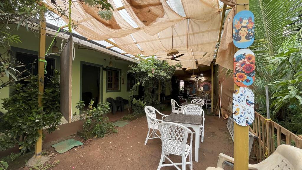 Mogambo Hostel and Stays photo 3
