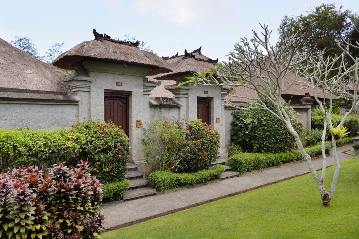 Santi Mandala Villa photo 4