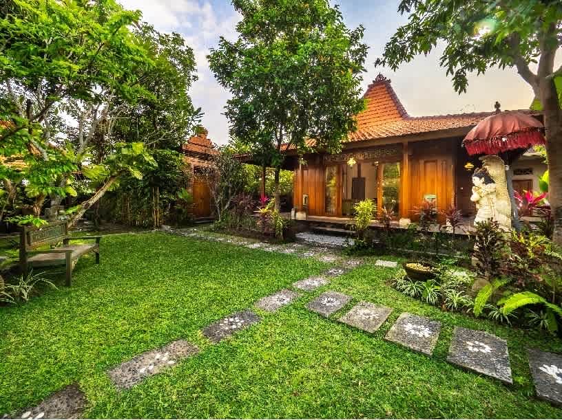 Tiis Garden Puri Villa photo 1