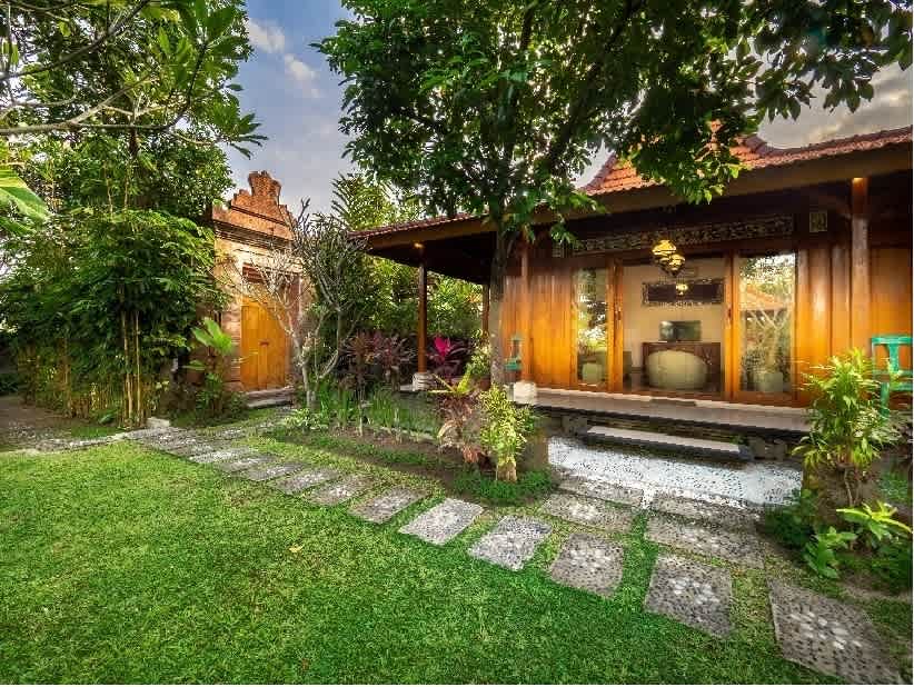 Tiis Garden Puri Villa photo 3