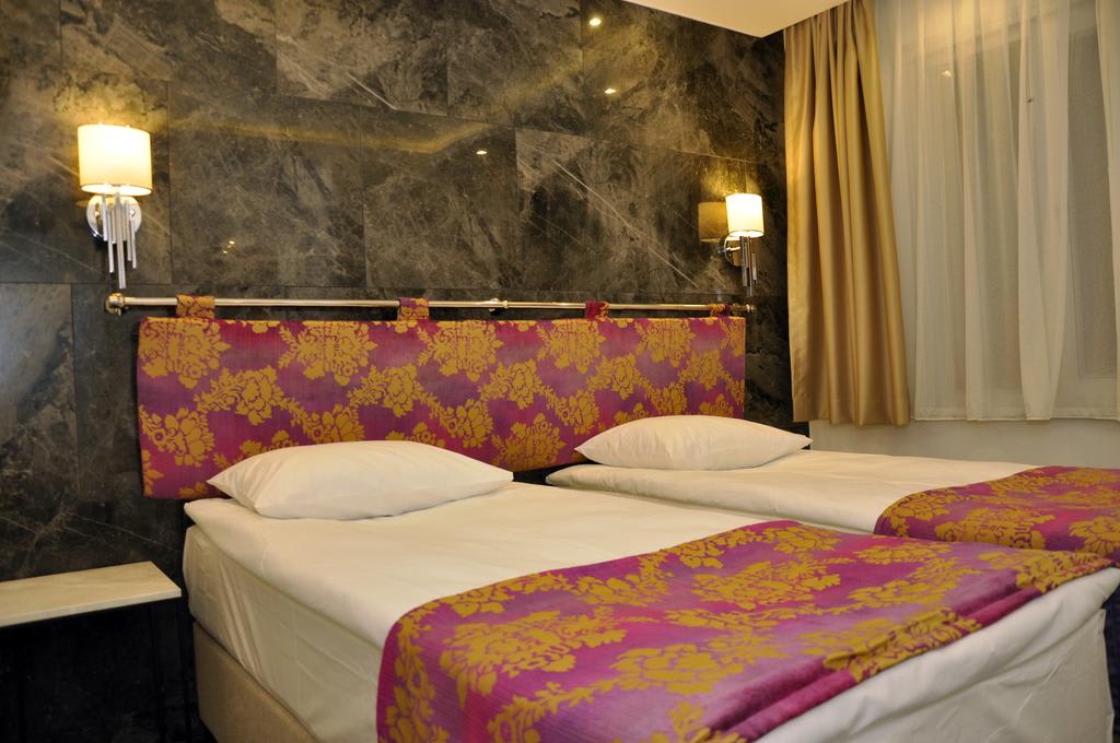 B Guest Hotel photo 1