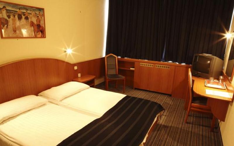 Hotel Benczur photo 3