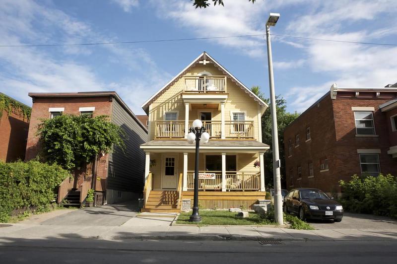 Ottawa Backpackers Inn photo 1
