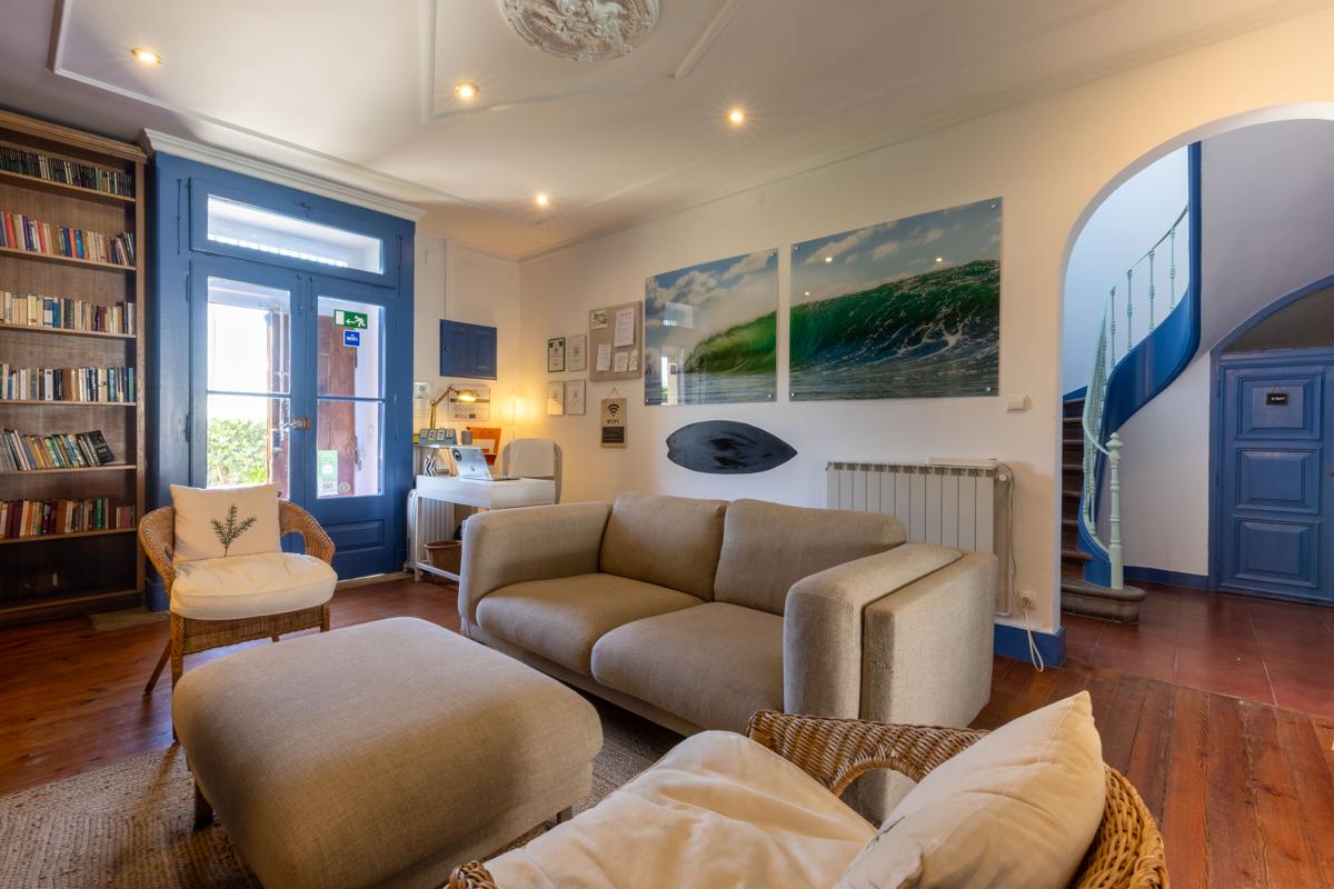 Surf Lisbon - House & School photo 3
