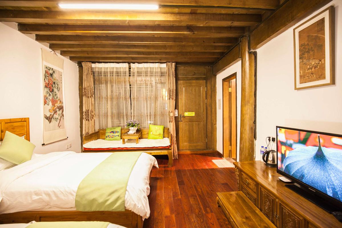 The HideAway Inn photo 2
