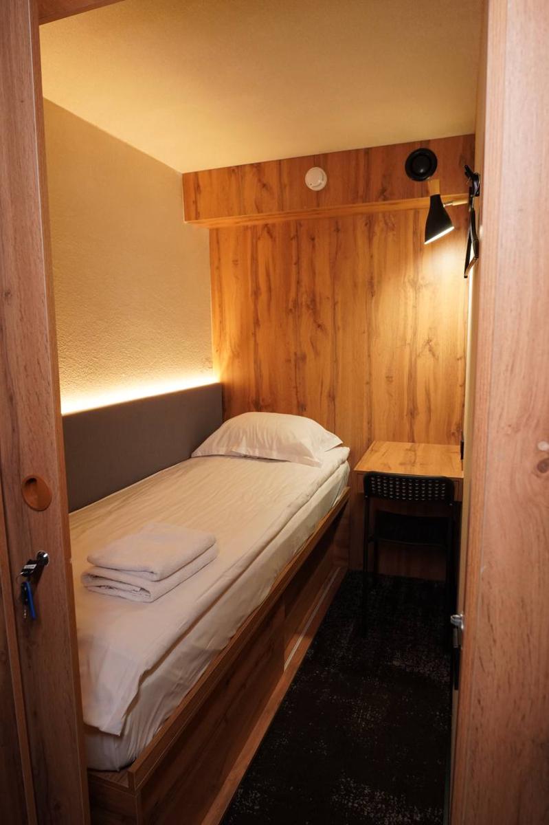 AQ Capsule Hotel photo 4