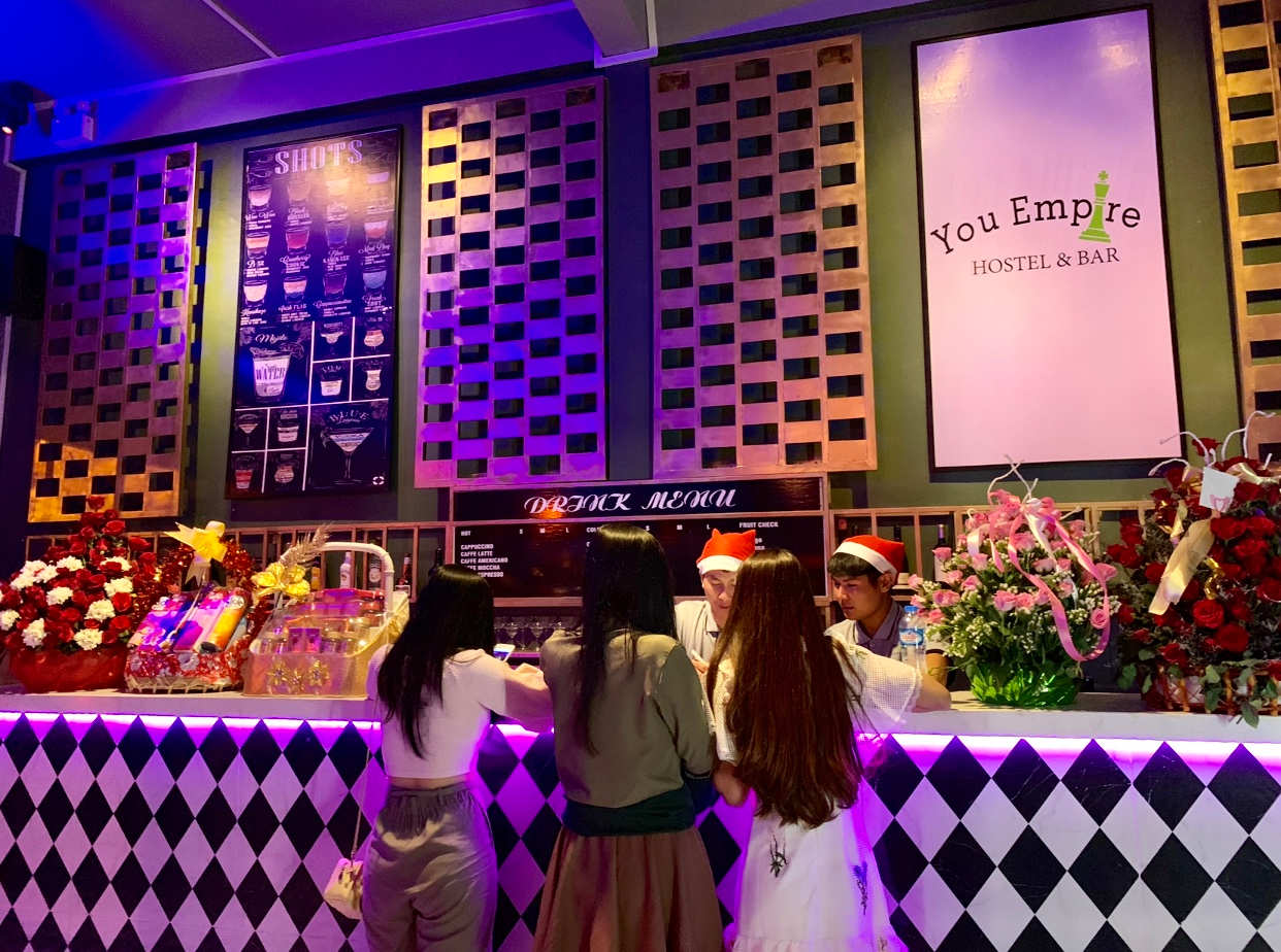 You Empire Hostel and Bar photo 4