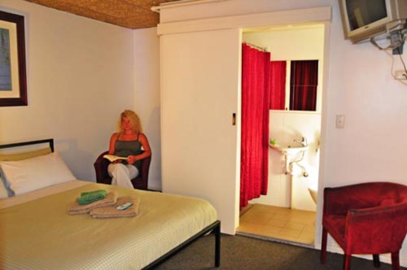 Adelaide Travellers Inn photo 2