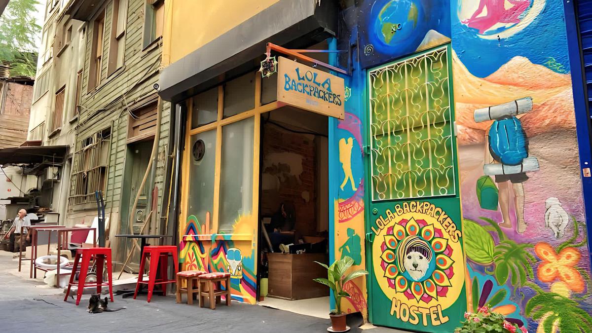 Lola Backpackers Hostel photo 2