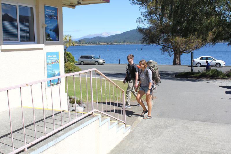 Te Anau Lakefront Backpackers photo 2