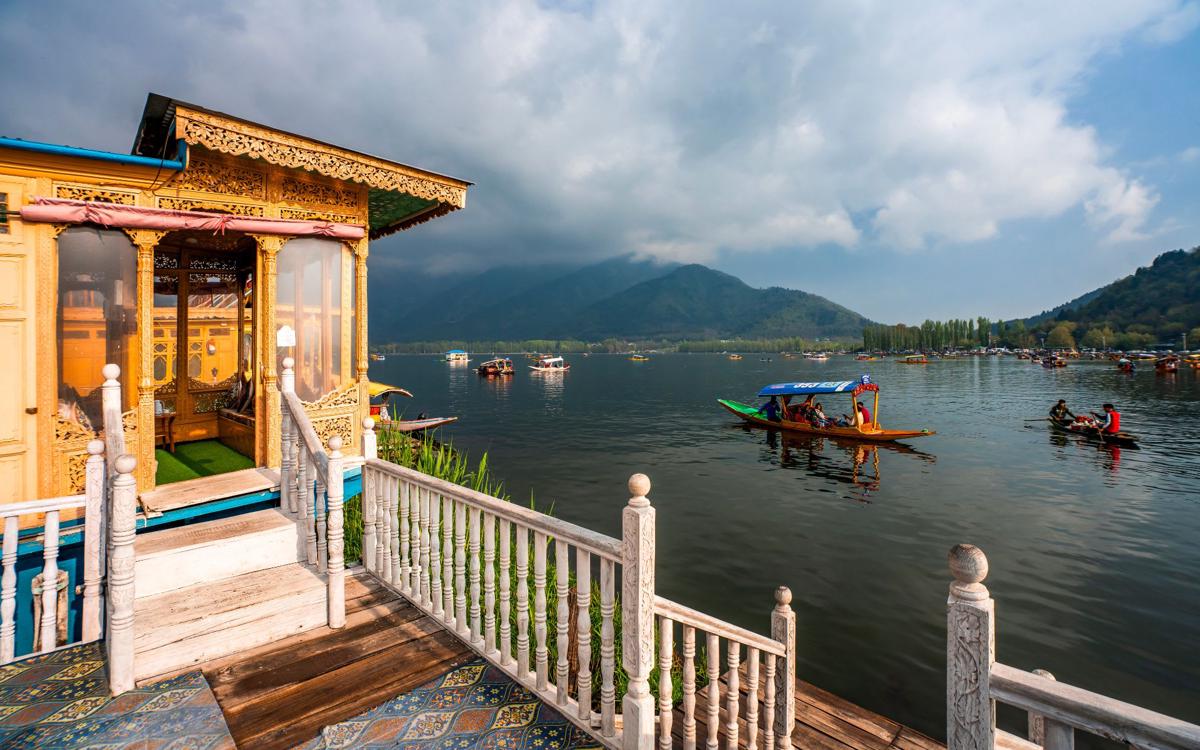 Moustache Houseboat Srinagar photo 4